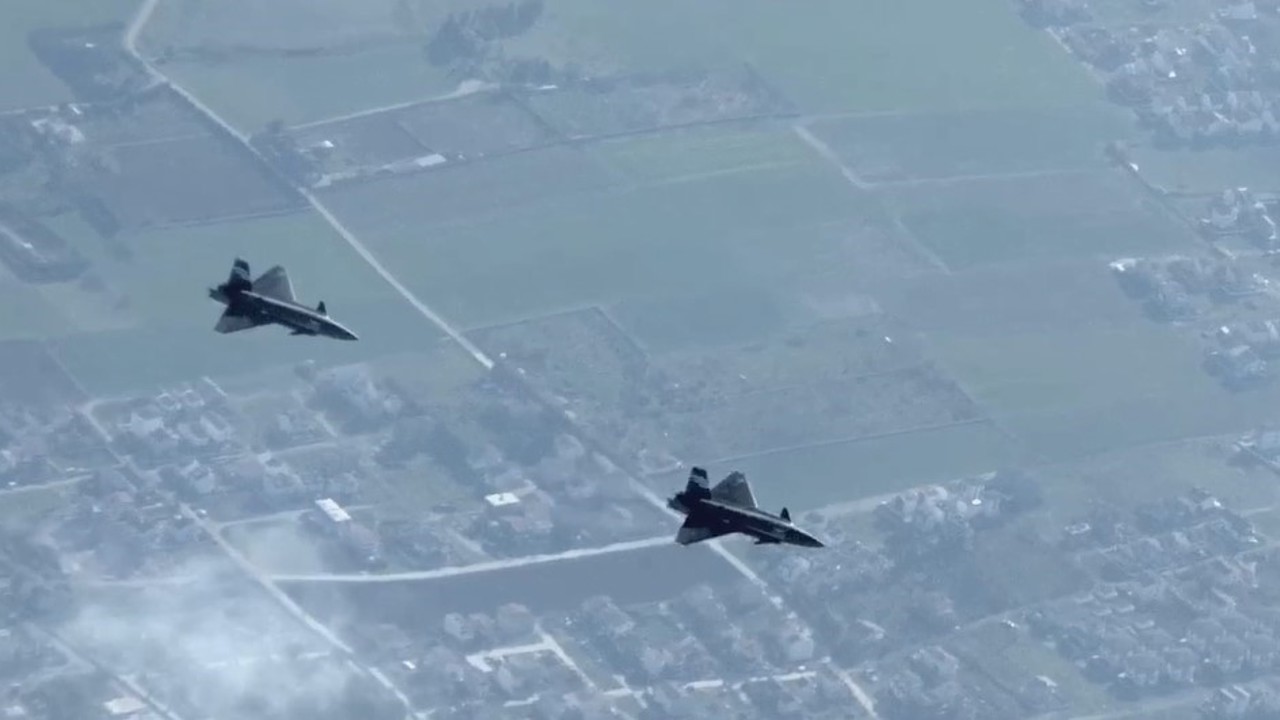 Bayraktar KIZILELMA’dan akıllı filo otonomisi ile kol uçuşu
