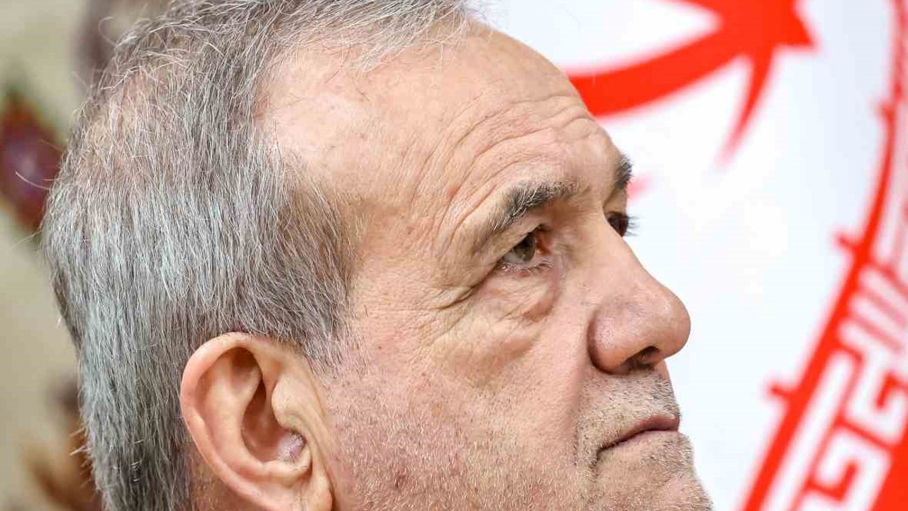 İran Cumhurbaşkanı Pezeşkiyan: "ABD, Avrupa ve İsrail ile topyekün bir savaş halindeyiz"
