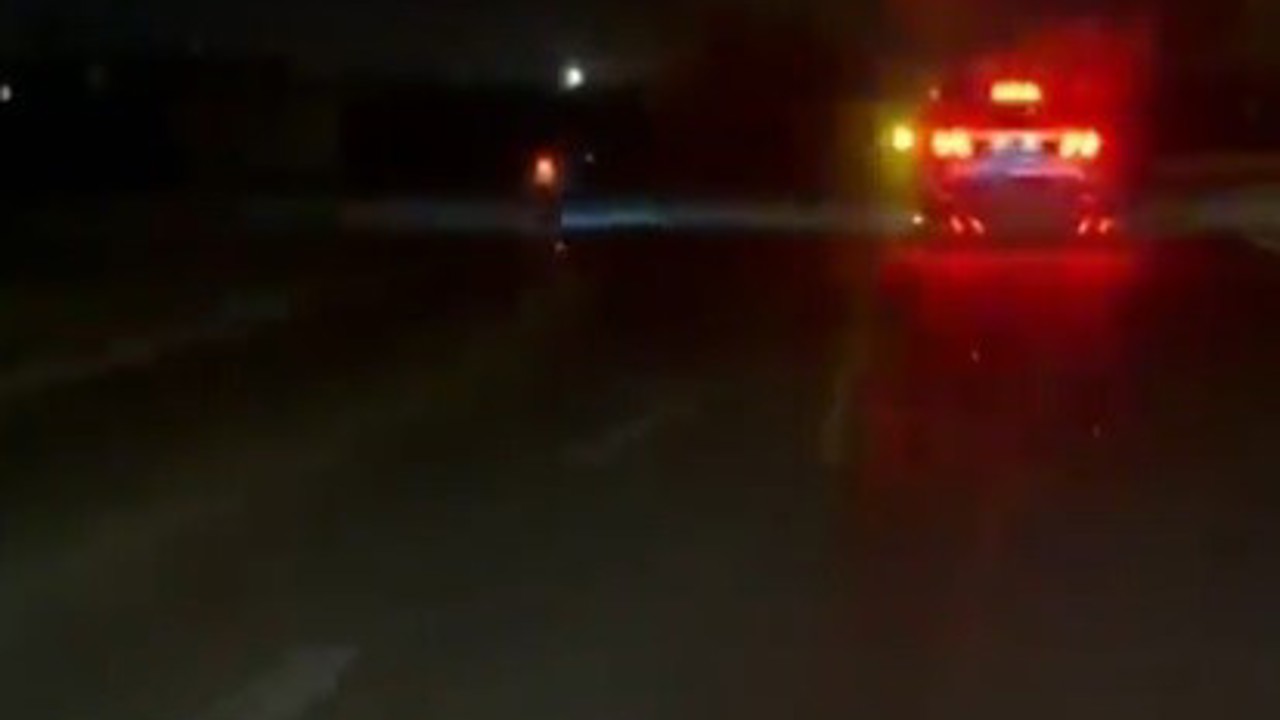 Jandarmadan kaçan motosikletli kaza yaptı: 2 yaralı
