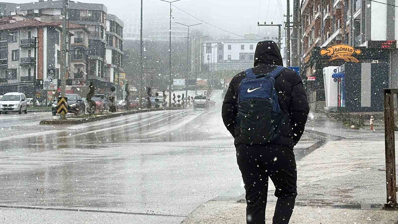 Düzce’de okullar 1 gün süreyle tatil edildi
