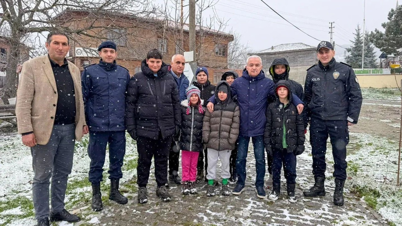 Kırklareli Valisi Turan, Hamdibey köyü sakinleriyle bir araya geldi
