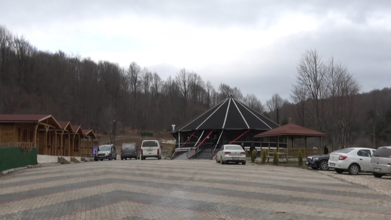 Domaniç’te ’Çadır Restorant’a ilgi
