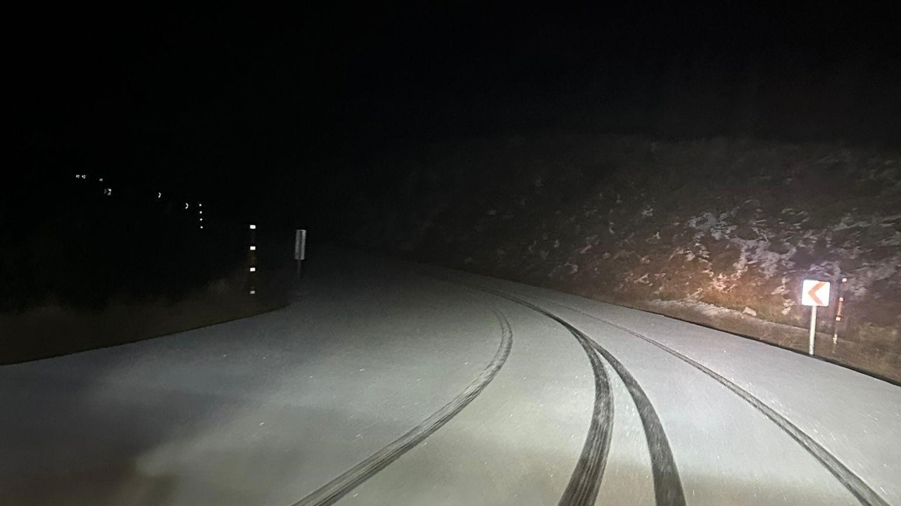 İzmir’e mevsimin ilk karı düştü
