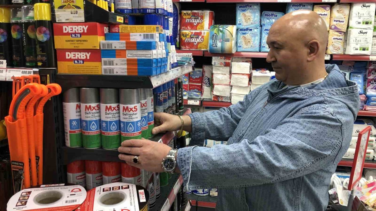 Kışın gelmesiyle buzlanma ve kırağı şoförlerin korkulu belası oldu
