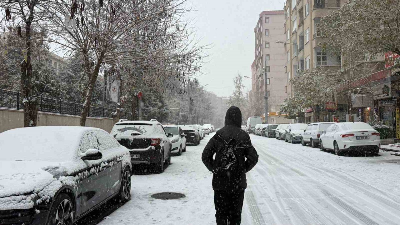 Diyarbakır’da kar tatili öğleden sonra geldi
