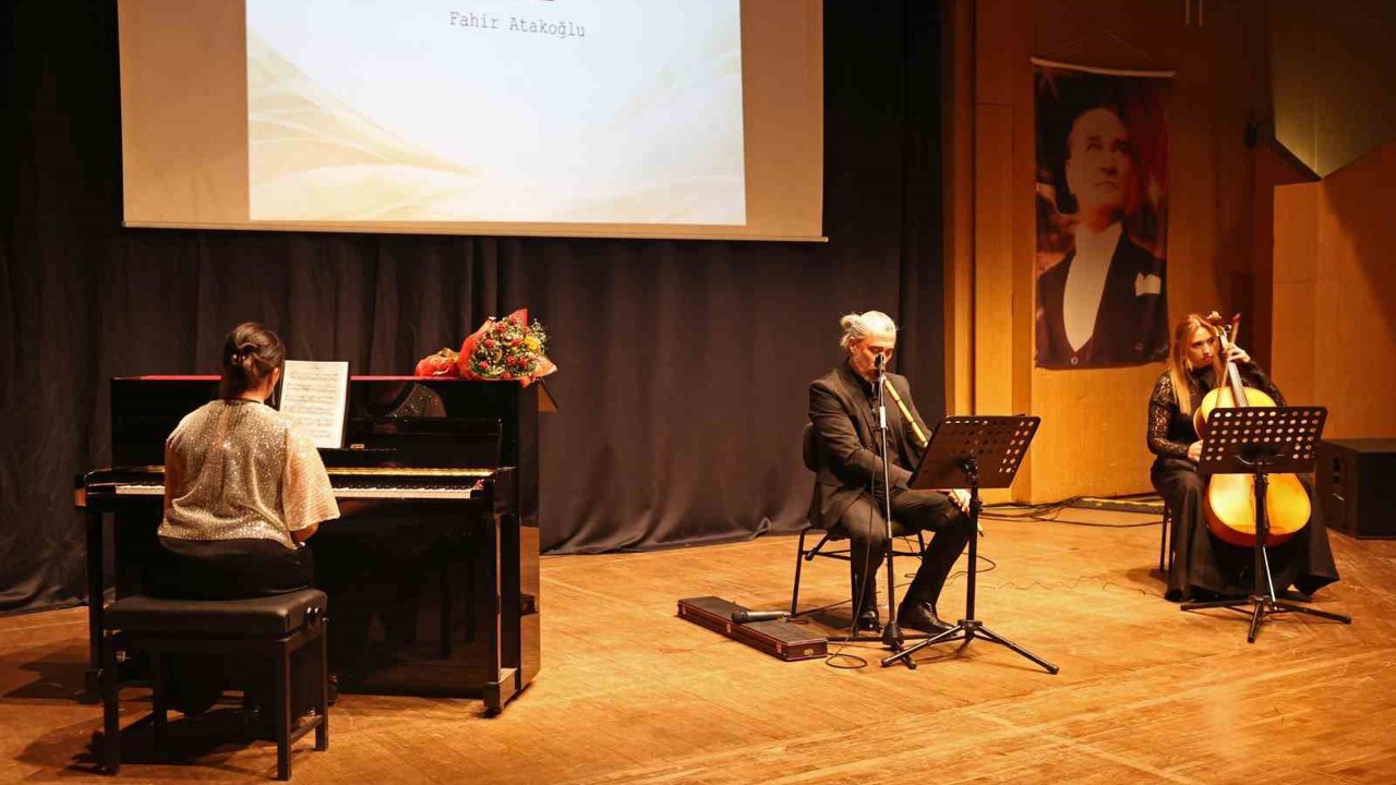 ’Zefir Zamanı’ konseri müzikseverlerle buluştu
