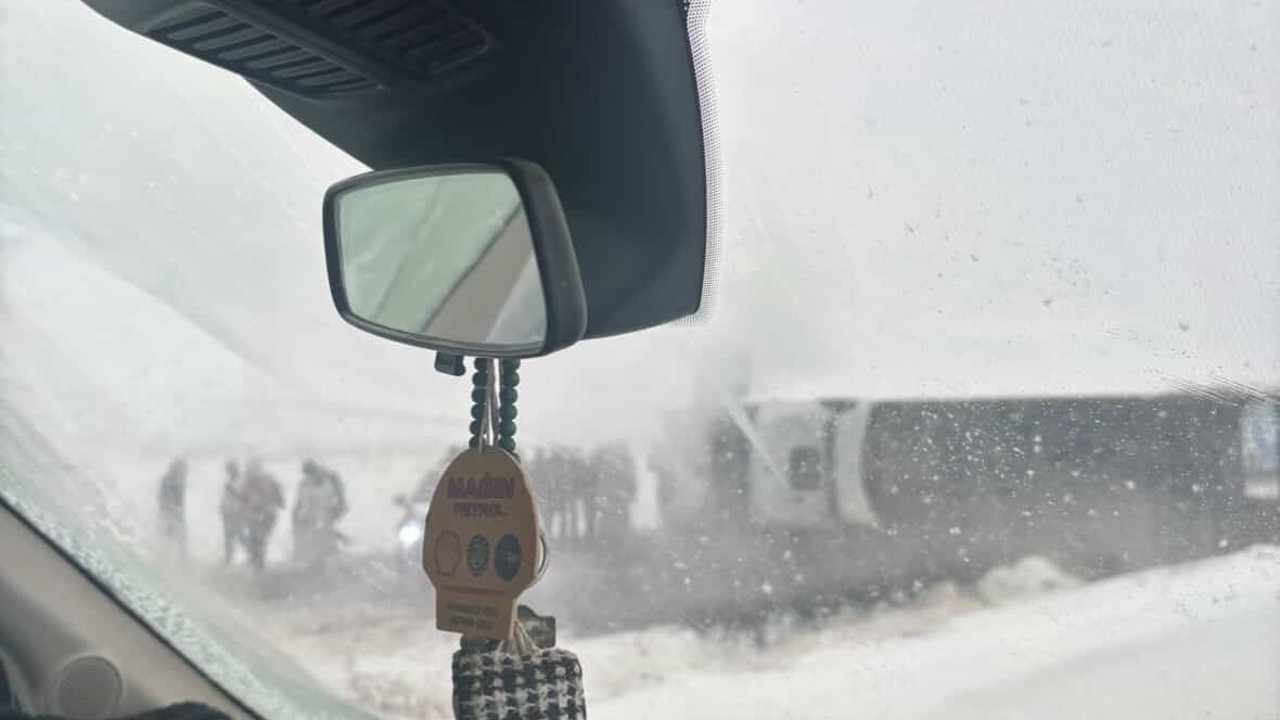 Kurtalan’da devrilen kamyonun sürücüsü yaralandı
