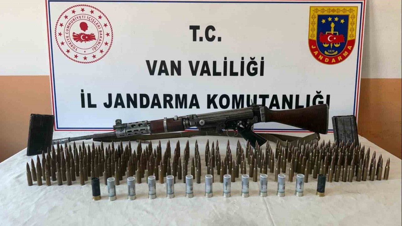 Erciş’te Belçika yapımı uzun namlulu silah ele geçirildi
