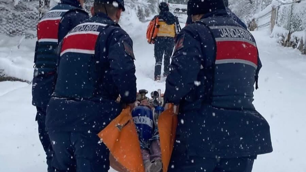 Hasta vatandaşa jandarma ulaştı
