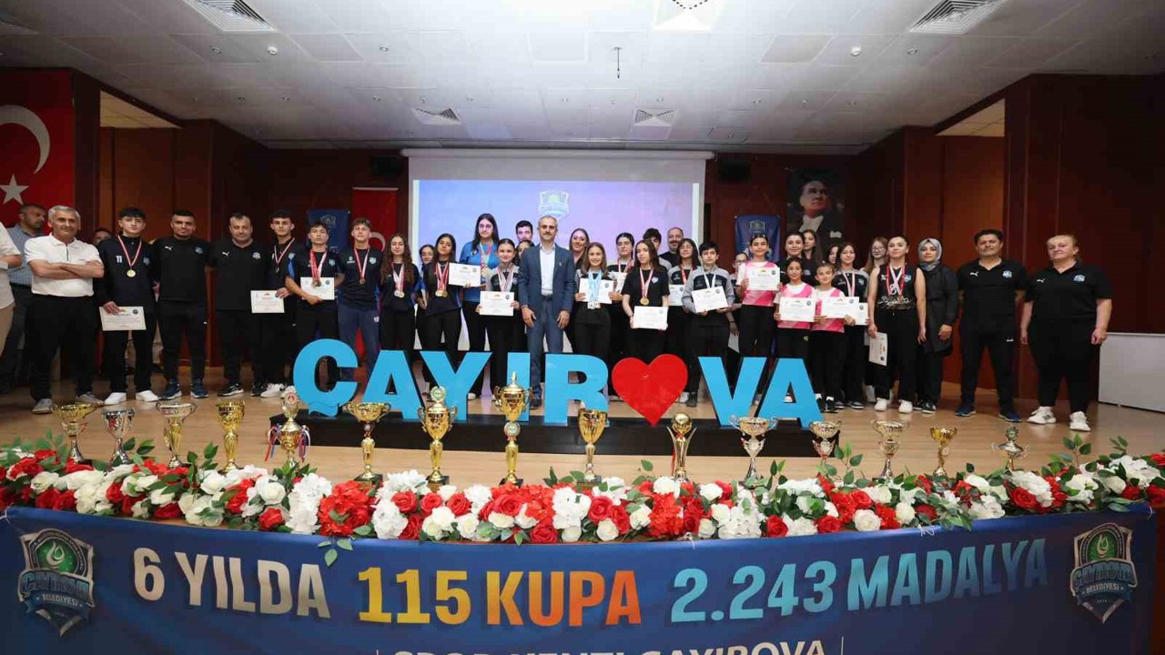 Çayırovalı sporcular 2025’te 354 madalya ve 14 kupa kazandı
