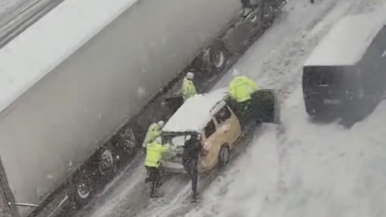 Mardin’de kar değil, kardeşlik manzaraları
