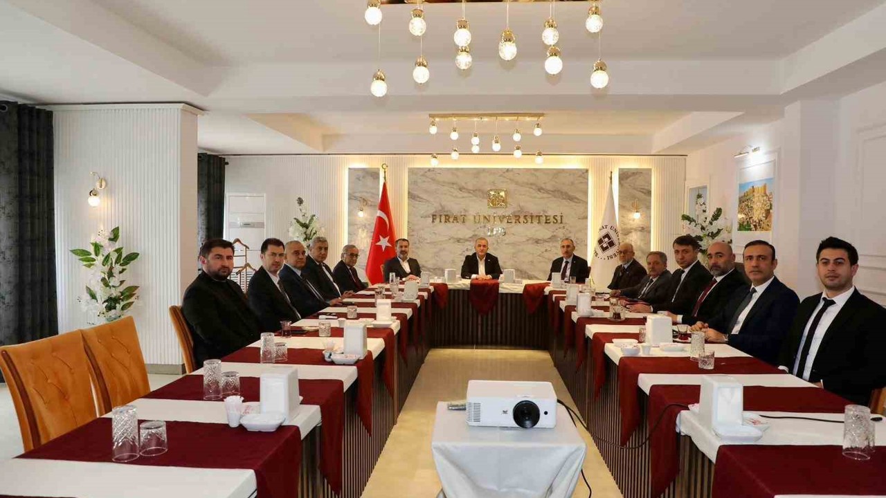 Fırat Üniversitesi paydaşları ile bir araya geldi

