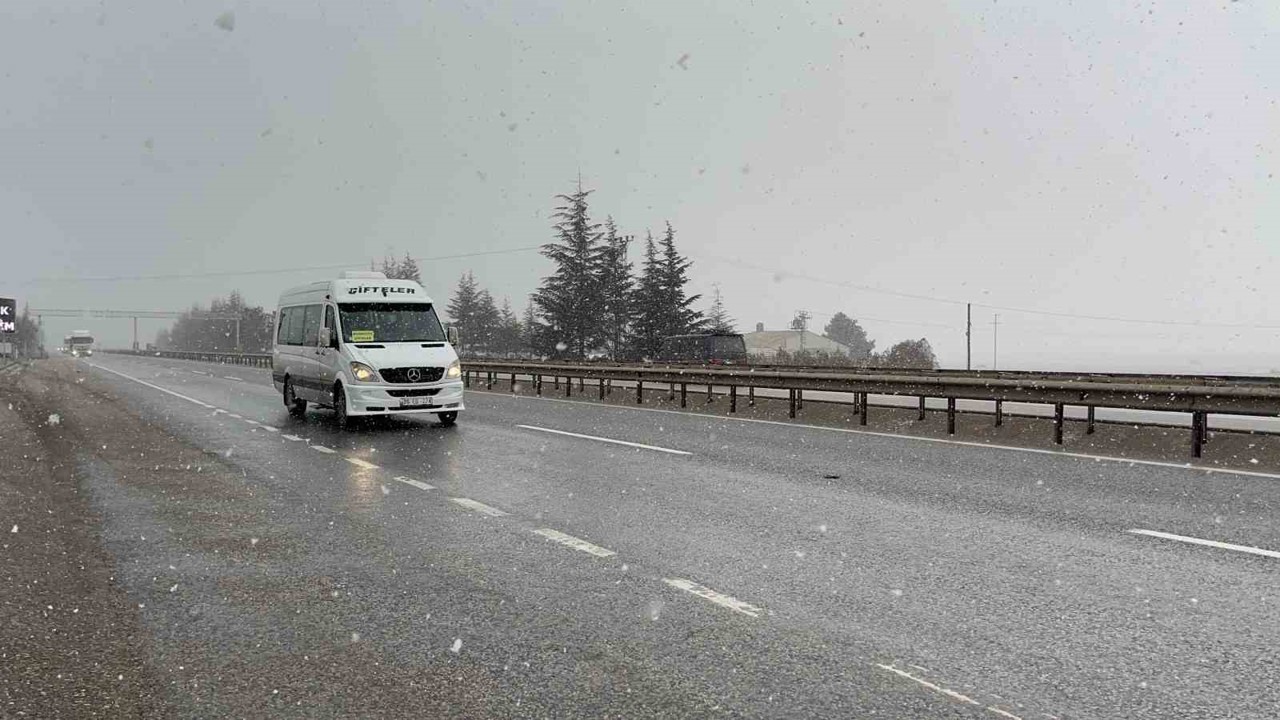 Tipi ve sis sürücülere zor anlar yaşattı
