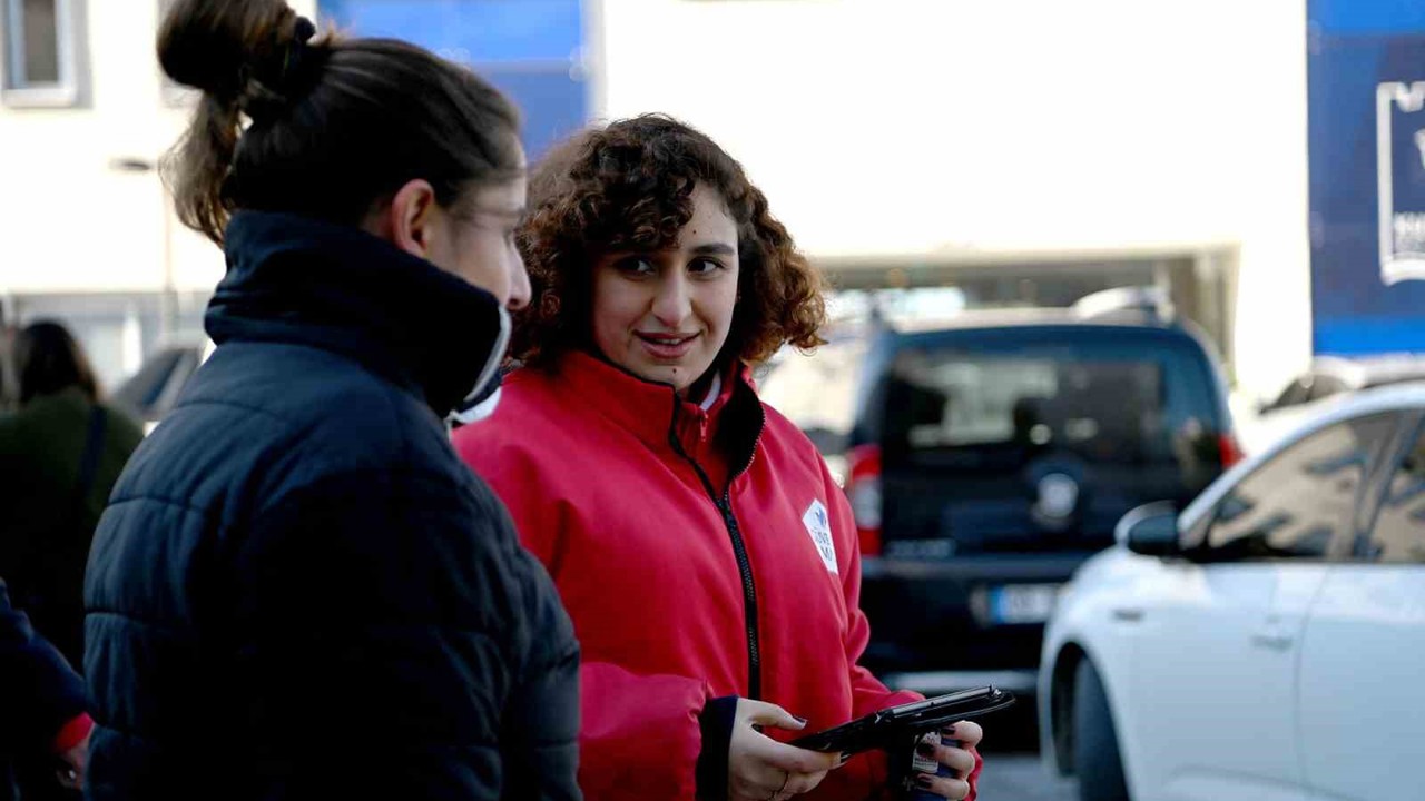 Kuşadası Belediyesi’nin beslenme çantası desteğine tam not
