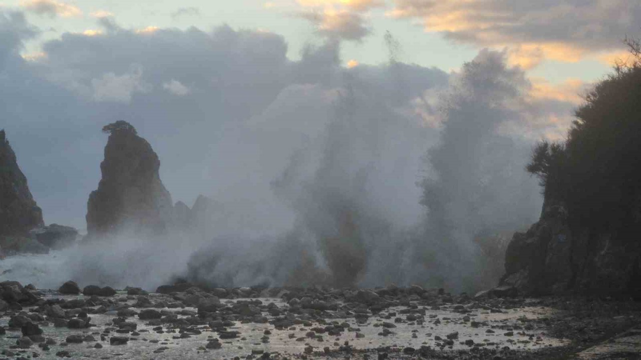 Karadeniz’de tsunamiyi andıran görüntüler
