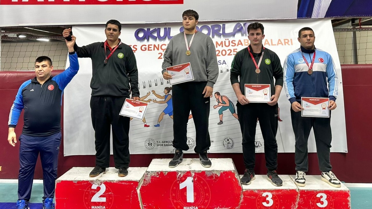 Genç güreşçiler Manisa’da mindere çıktı
