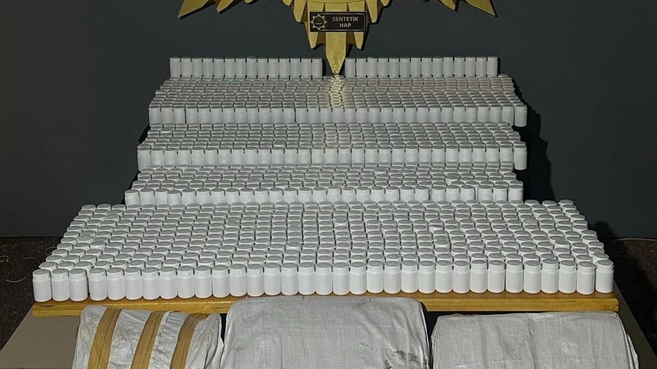 Malatya’da uyuşturucu operasyonu: 75 bin 376 adet sentetik ecza ele geçirildi

