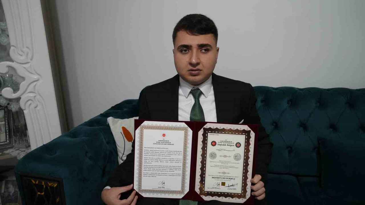 Kur’an-ı Kerim aşkı, görmeyen gözü oldu 1 yılda hafız oldu
