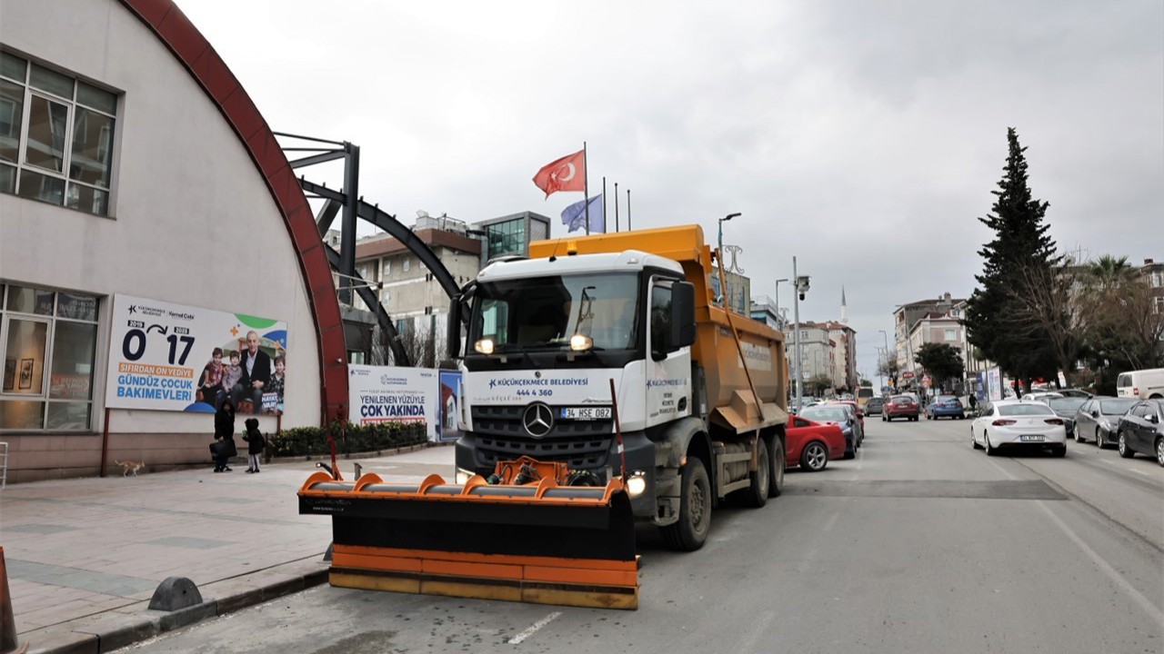 Küçükçekmece Belediyesi kış hazırlıklarını tamamladı
