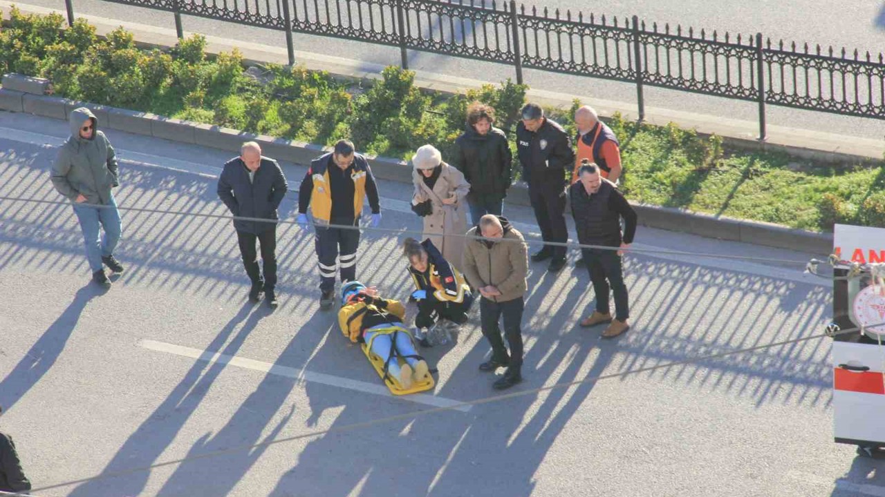 Pikap ile motosiklet çarpıştı: 1 yaralı
