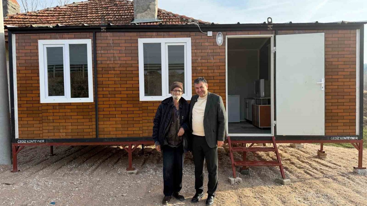 Gediz’de yalnız yaşayan yaşlı adam için yardım dayanışması
