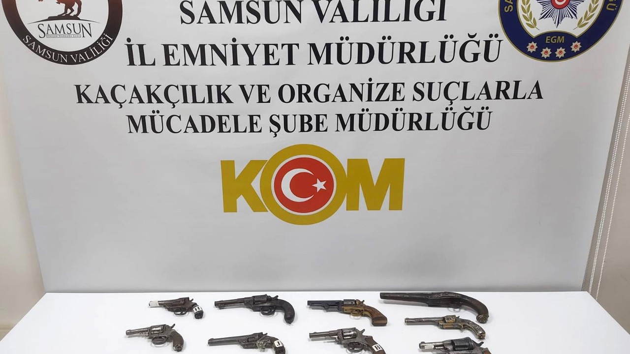 "Kayıp" denilen kültür varlığı tabancalar evlerden çıktı: 13 silah ele geçirildi
