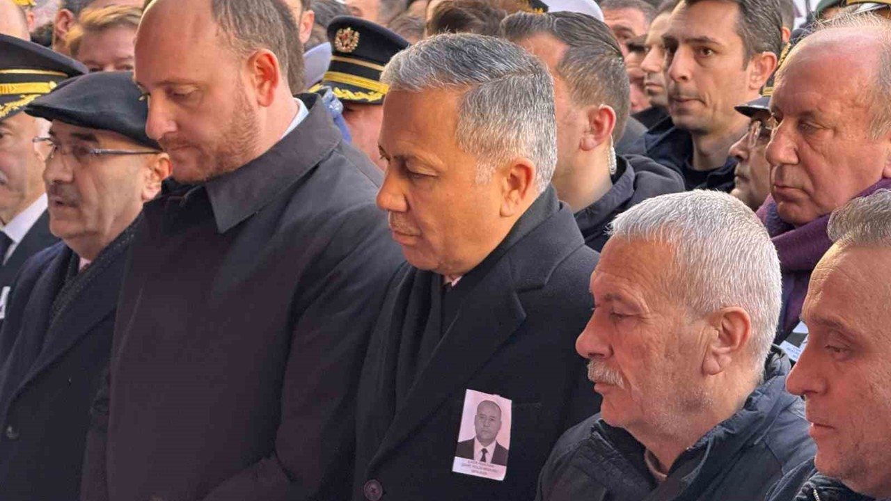 Bakan Yerlikaya, Yalova’da şehit cenazesine katıldı
