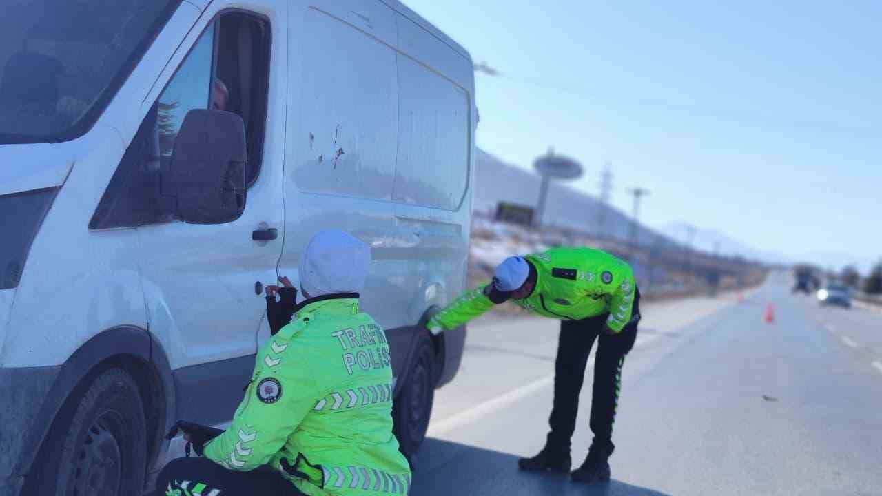 Kahramanmaraş’ta kış lastiği uygulaması
