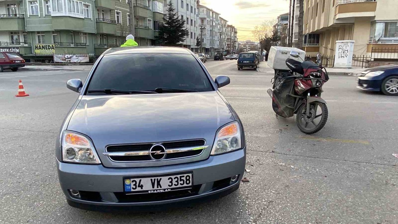 Çorum’da otomobil ile motosiklet çarpıştı: 1 yaralı
