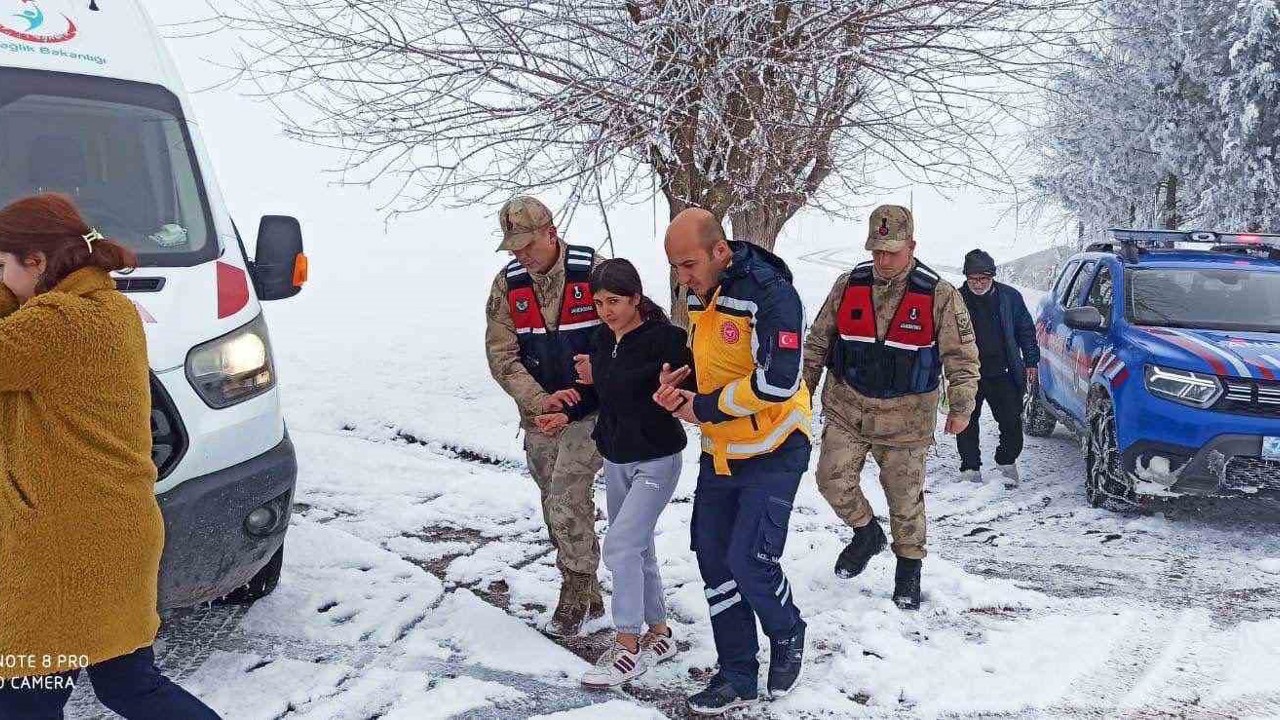 AFAD: "Turuncu ve sarı uyarı verilen illerde 22 bin 813 personel, 7 bin 689 araç/iş makinesi görev aldı"
