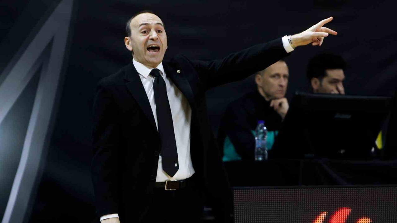 Galatasaray, başantrenör Yakup Sekizkök ile yollarını ayırdı
