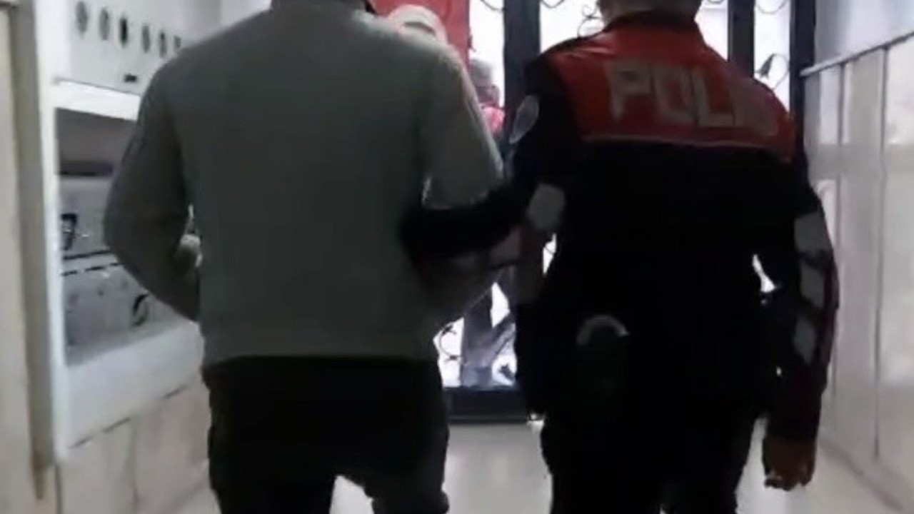 İzmir’de 143 aranan şahıs yakalandı
