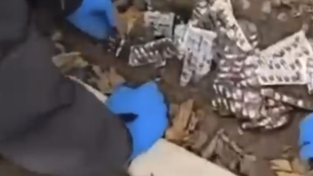 İzmir’de bahçeden 9 bin uyuşturucu hap çıktı
