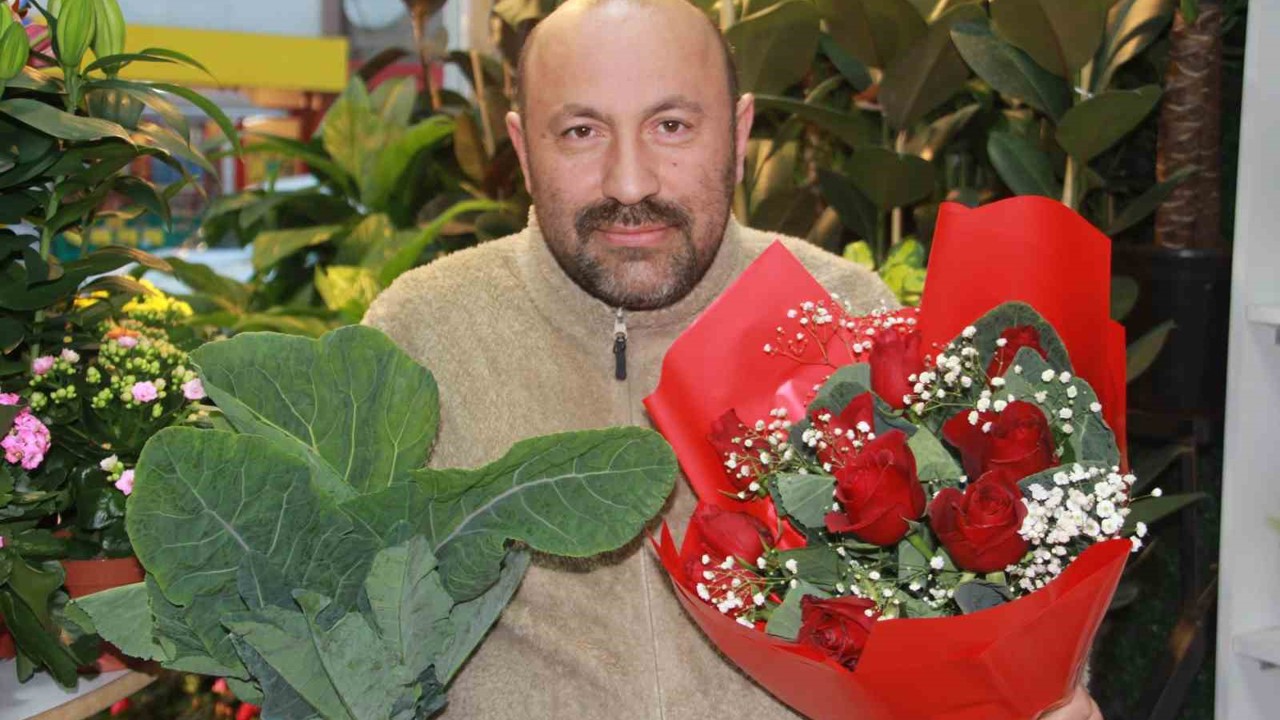 Ordulu çiçekçi Karadeniz zekasını konuşturdu: Gül buketini ’karalahana’ ile süslüyor
