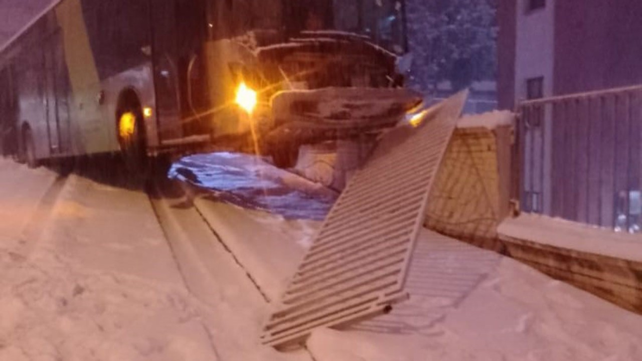 Kahramanmaraş’ta kar kazaları beraberinde getirdi
