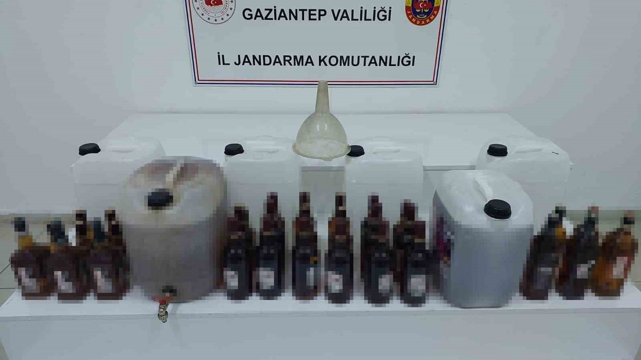 Gaziantep’te 140 litre sahte, 39 bin litre kaçak alkol ele geçirildi
