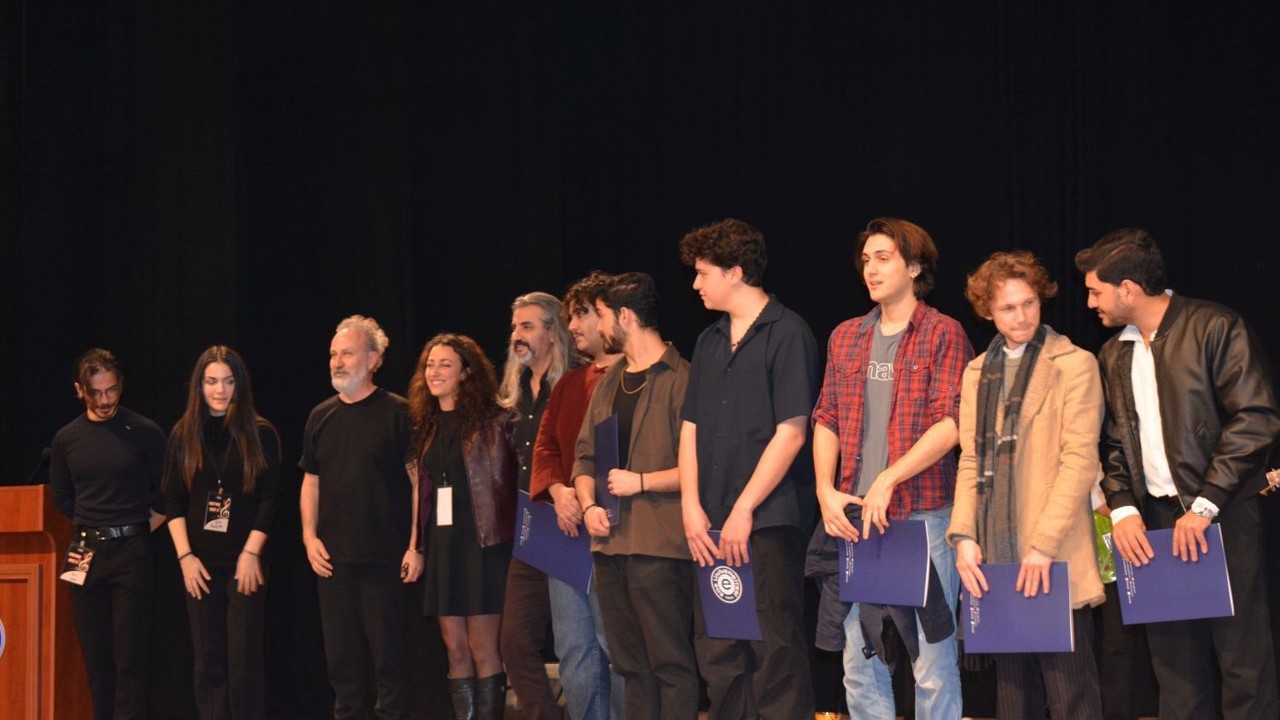 ’Ege’nin Sesi’ yarışmasının kazananı Arben Özgeçer oldu
