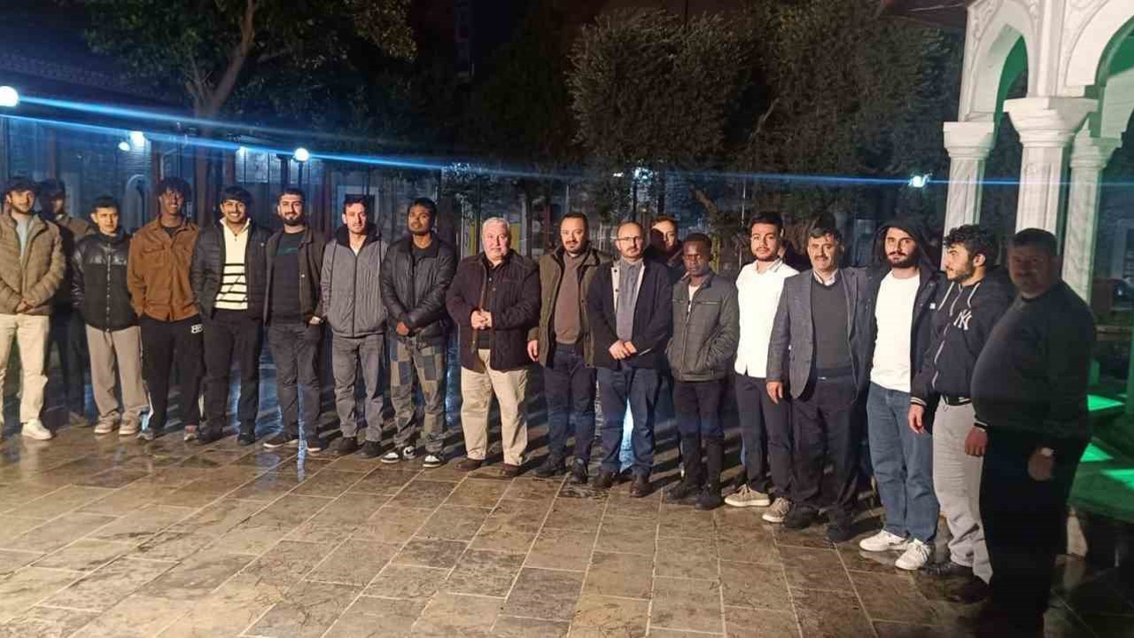 Efeler’de üniversiteli gençler Nasuh Paşa Külliyesi’nde buluştu
