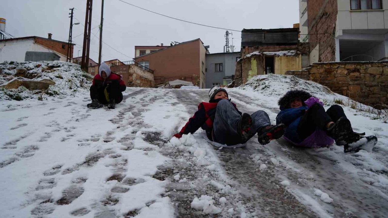 Bayburt’ta termometreler eksi 18’i gördü
