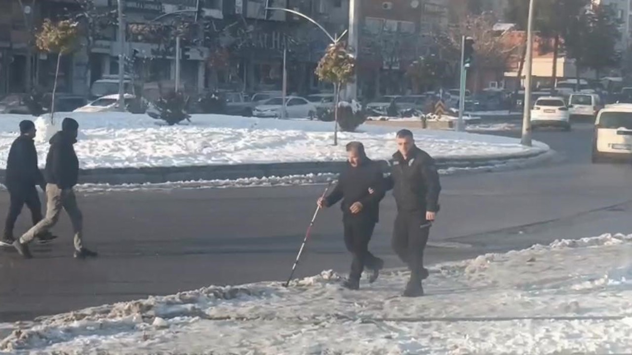 Batman polisinden örnek davranış
