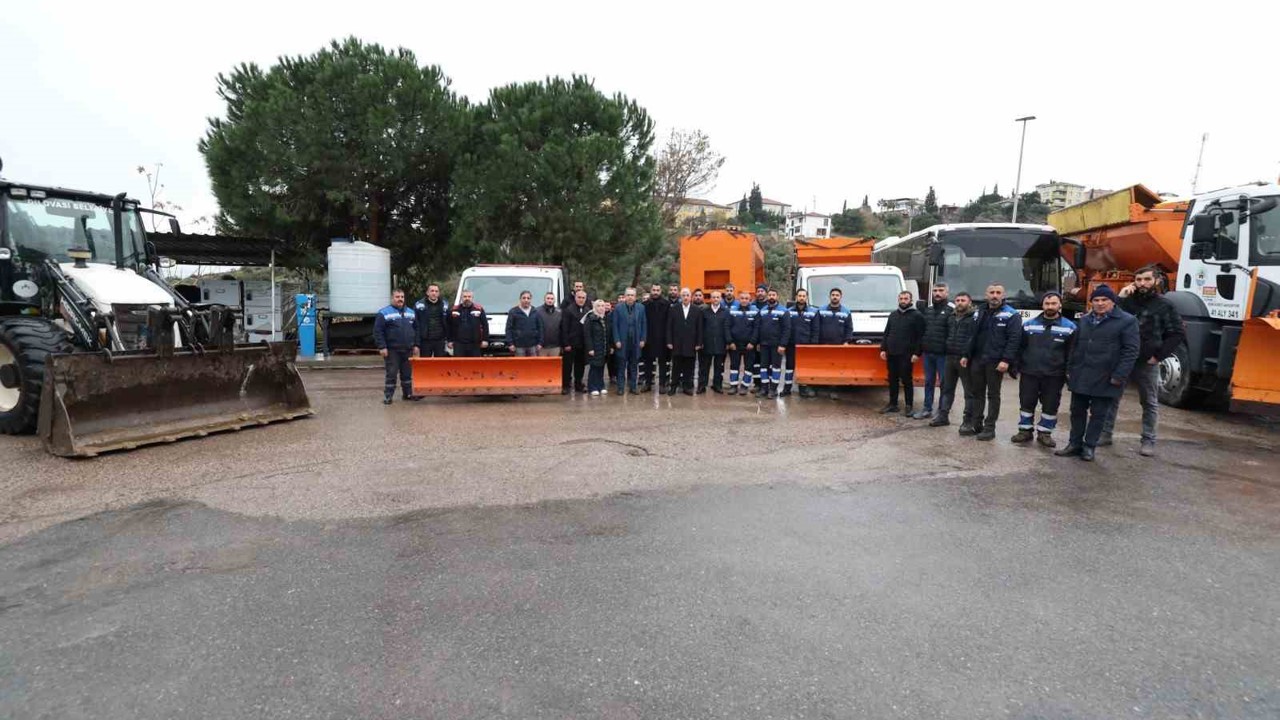 Dilovası Belediyesi karla mücadelede hazır kıta
