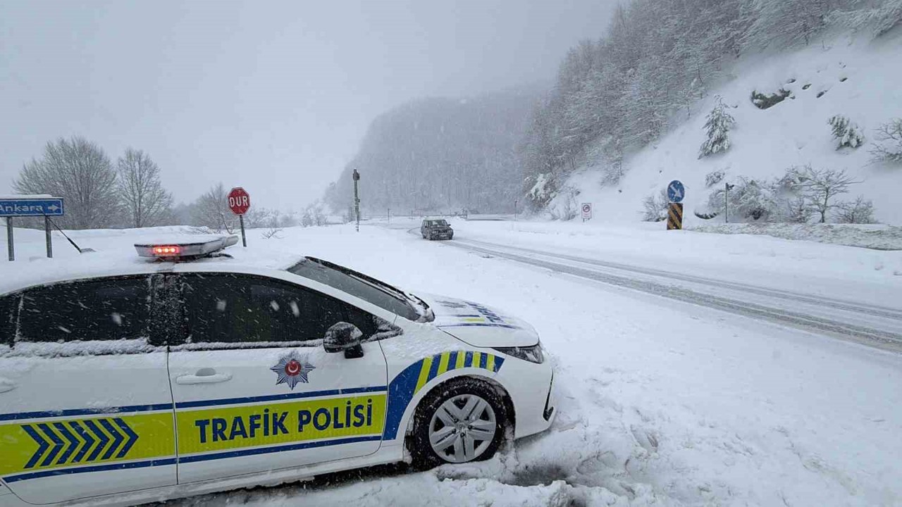 Bolu Dağı’nda yoğun kar yağışı
