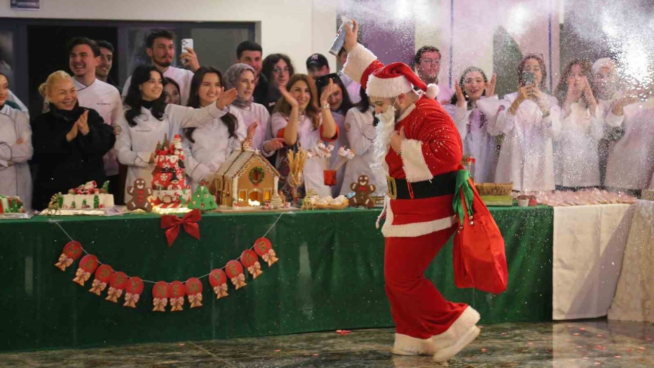 Yeni yıla horon ve kolbastı oynayarak girdiler
