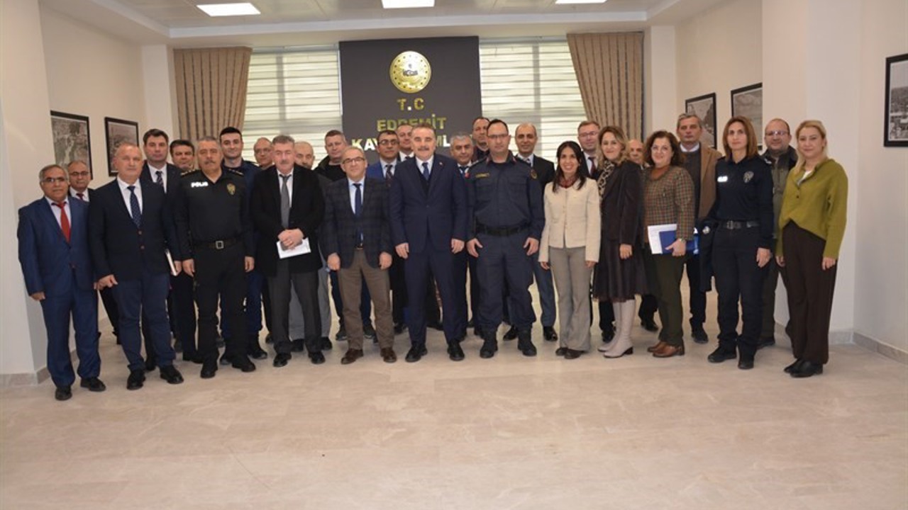 Edremit’te İlçe İdare Şube Başkanları toplantısı gerçekleştirildi
