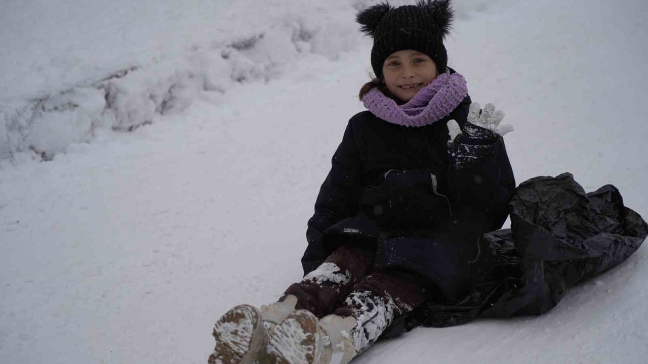 Gümüşhane’de kar tatili eğlenceye dönüştü
