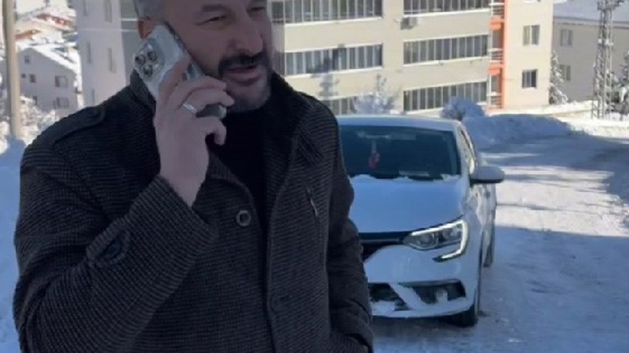 Başkan yolda kaldı, kendini eleştirdi
