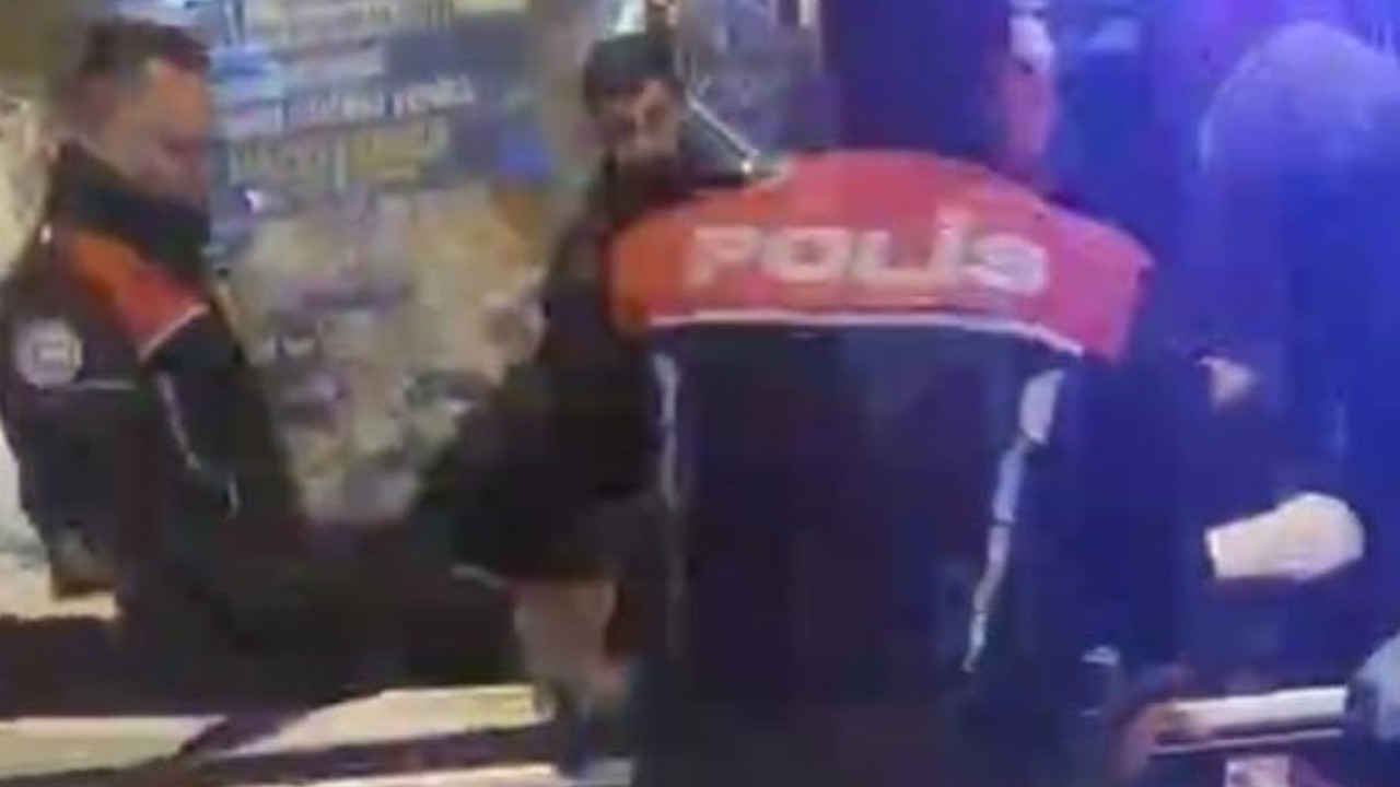 Kadınların bıçaklı kavgası kanlı bitti: 1 ölü, 1 yaralı
