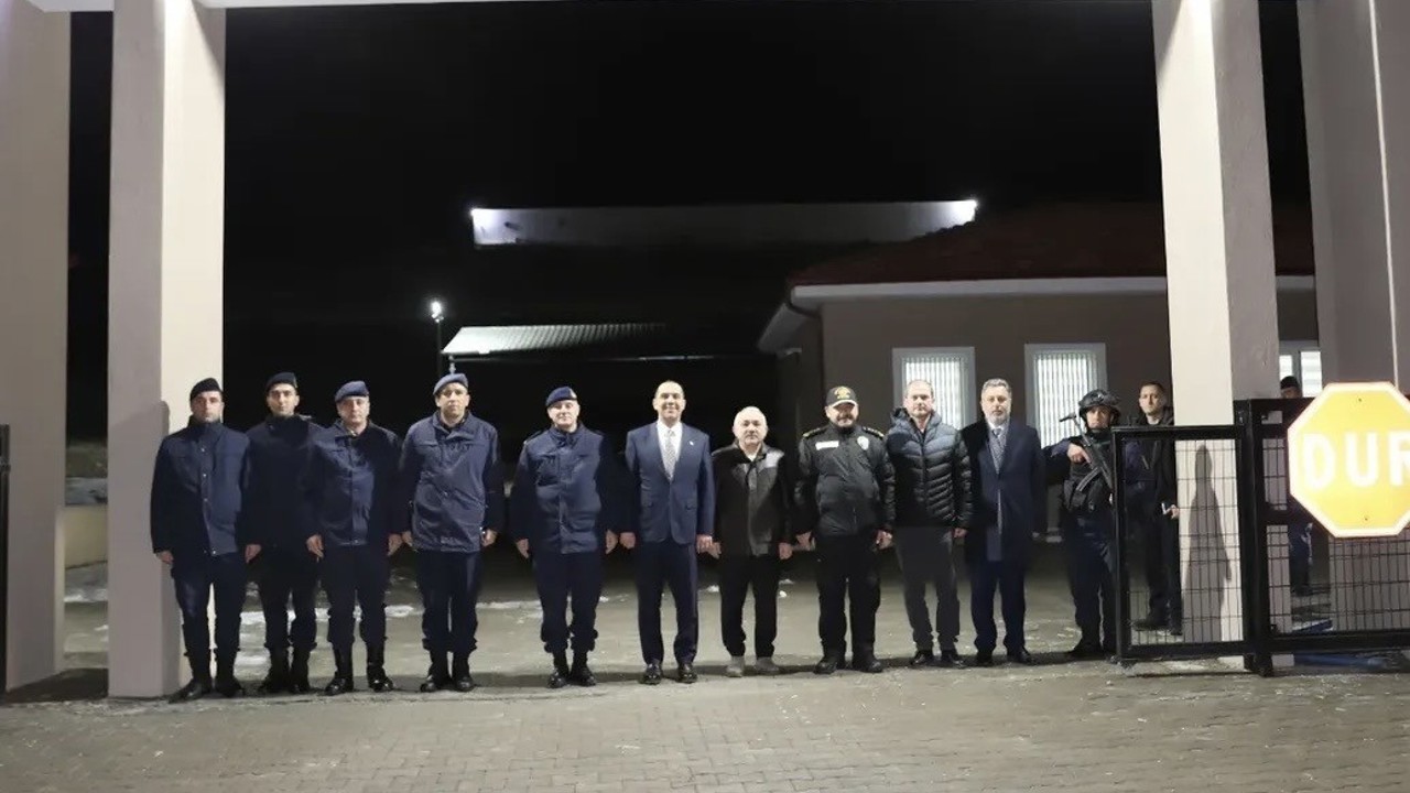 Vali Taşolar, görev başındaki ekiplerin yeni yılını kutladı
