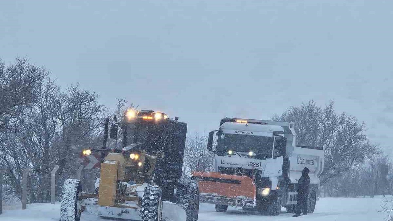 Elazığ’da 510’ köy yolu ulaşıma kapandı

