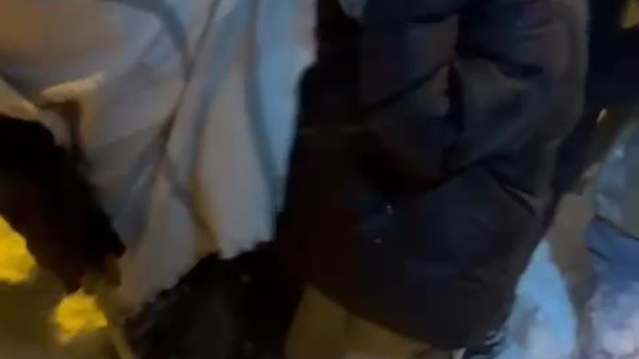 Gercüş’te araçlarıyla yolda mahsur kalan 10 işçi kurtarıldı
